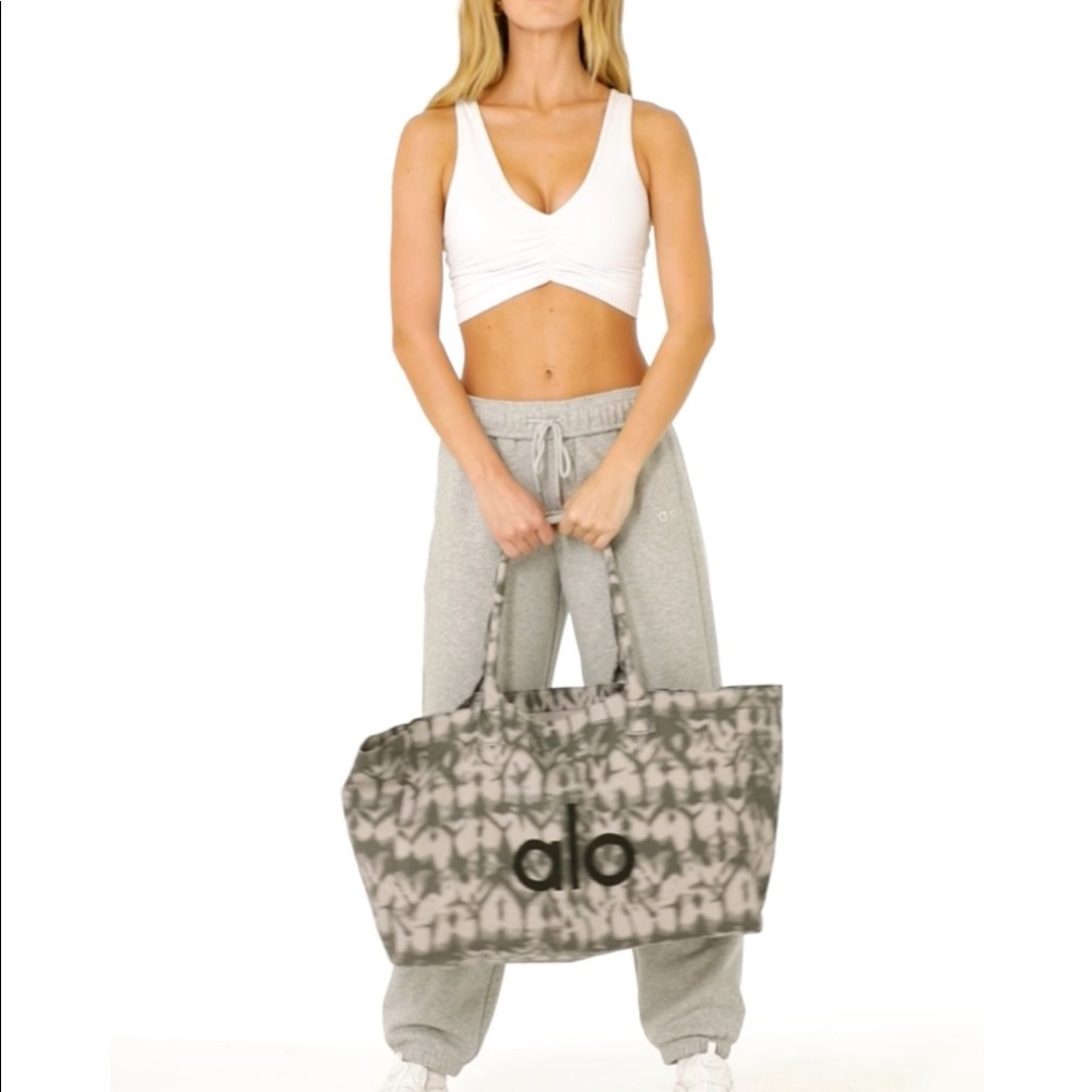 ALO | Shopper Tote - Picture 6 of 6
